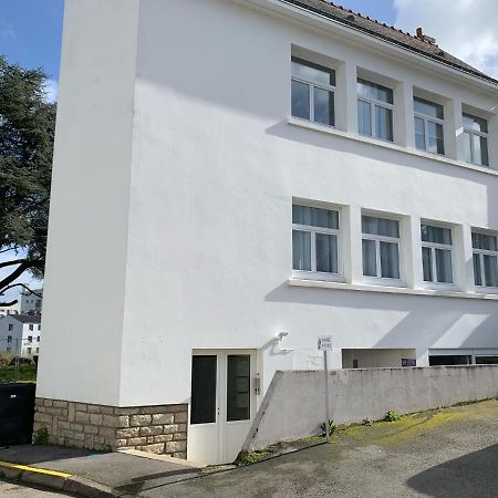 Appartement De Gout T3 42M2 Residence Calme Privee Avec Parking Au Centre De Vannes Luaran gambar