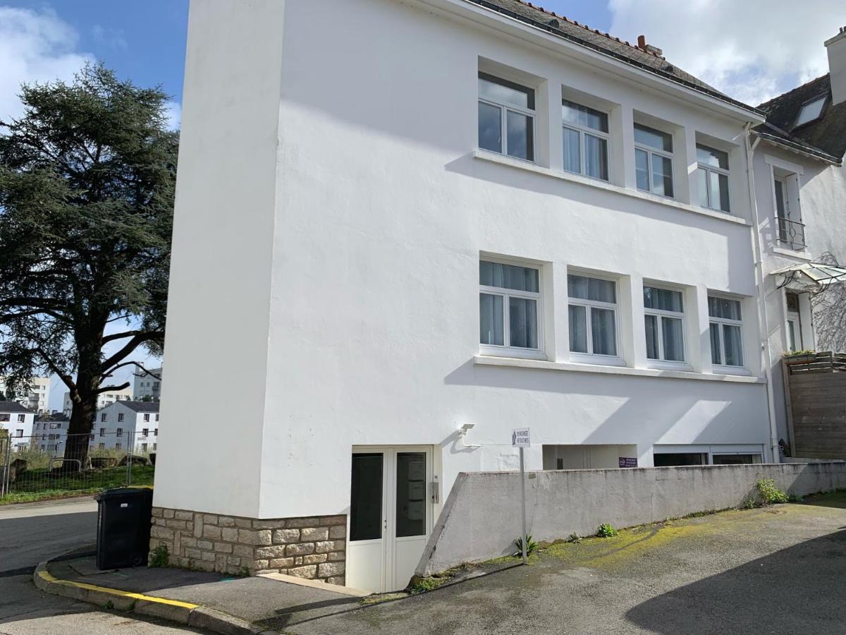 Appartement De Gout T3 42M2 Residence Calme Privee Avec Parking Au Centre De Vannes Luaran gambar